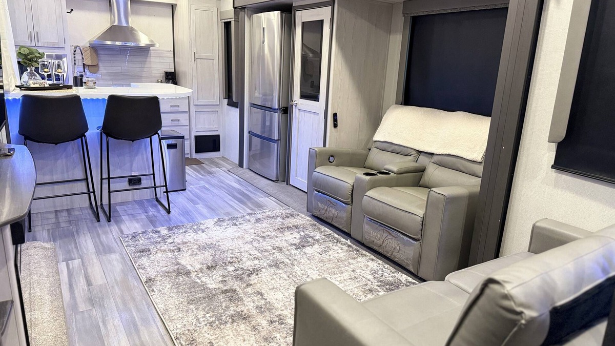 Pueblo West House | The Pearl- A Luxe Camper