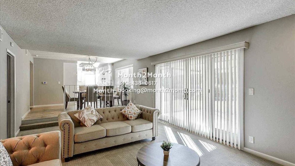 Country Club House | The Pearl on McAbee #41318