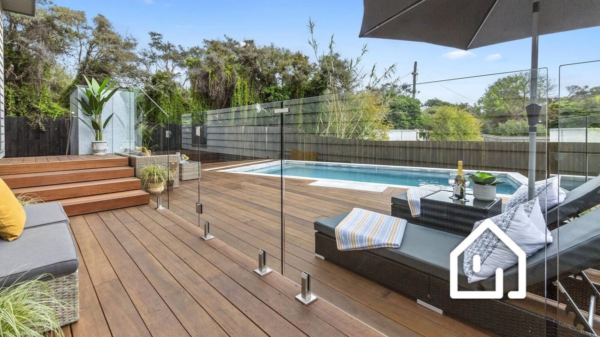 Blairgowrie House | The Pelican *1 NIGHT FREE* Stylish Poolside Oasis