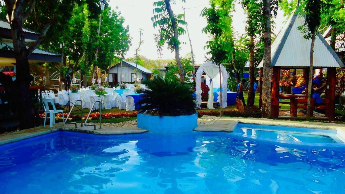 Lian Hotel | The Pelican's Resort