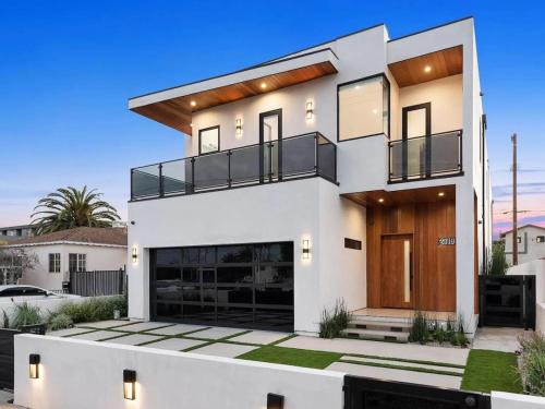 Venice House | The Penmar Retreat - Luxurious resort-style oasis