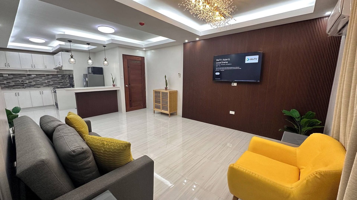 Barretto Apartment | The Penthouse - Barretto,Olongapo City Near Beach and Inflatable Island
