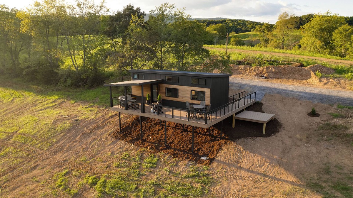 Warfordsburg House | The Perch | Amazing Views + Fire Pit + Grill