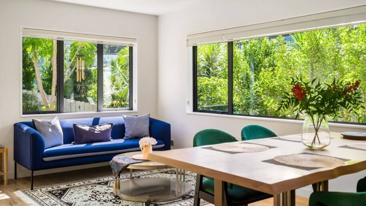Greenhithe Apartment | The Perfect Spacious 2BR Getaway | Netflix + WiFi