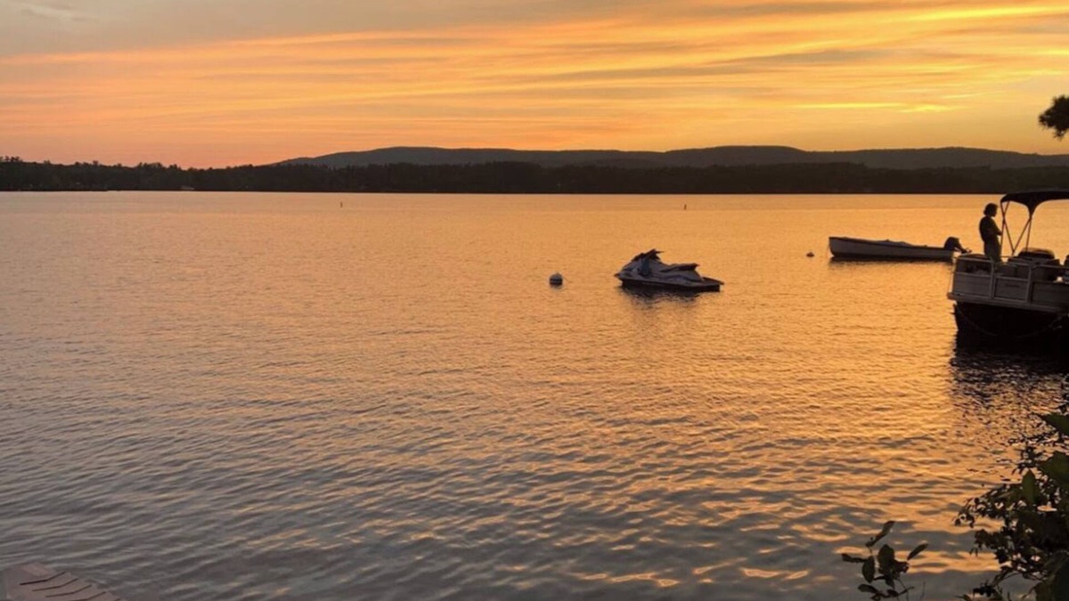 Belgrade Cabin | The perfect 3 bedroom lakeside camp on Great Pond!