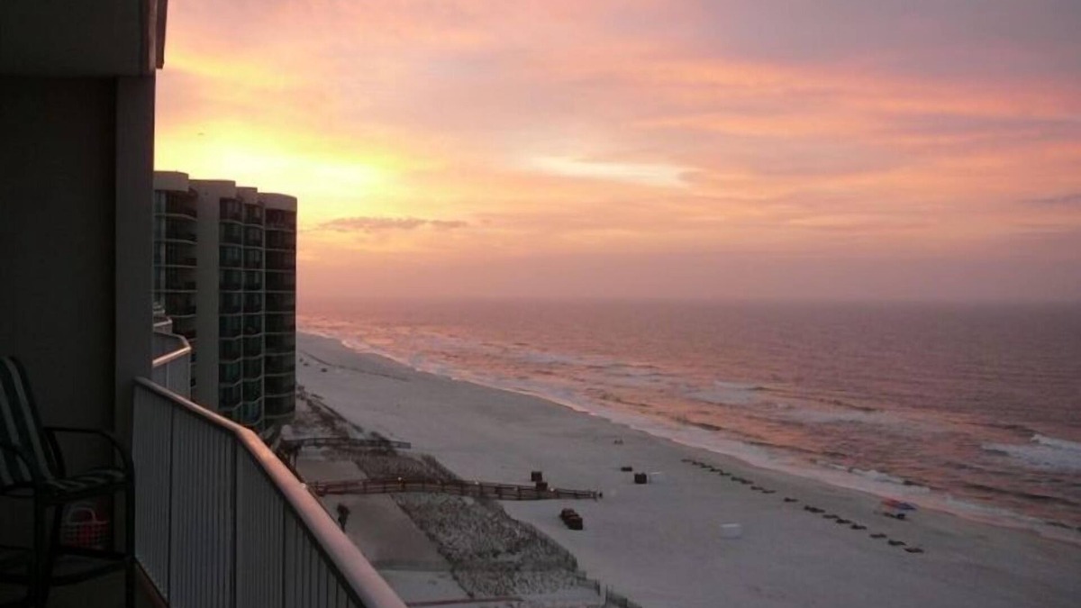 Orange Beach East Condo | The perfect beach getaway awaits!