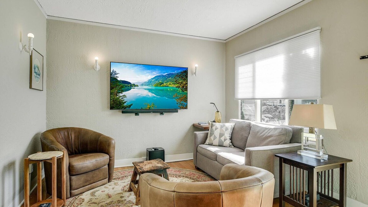 Coronado Cottage | The Perfect Coronado Retreat - Centrally located minutes from shops & the beach