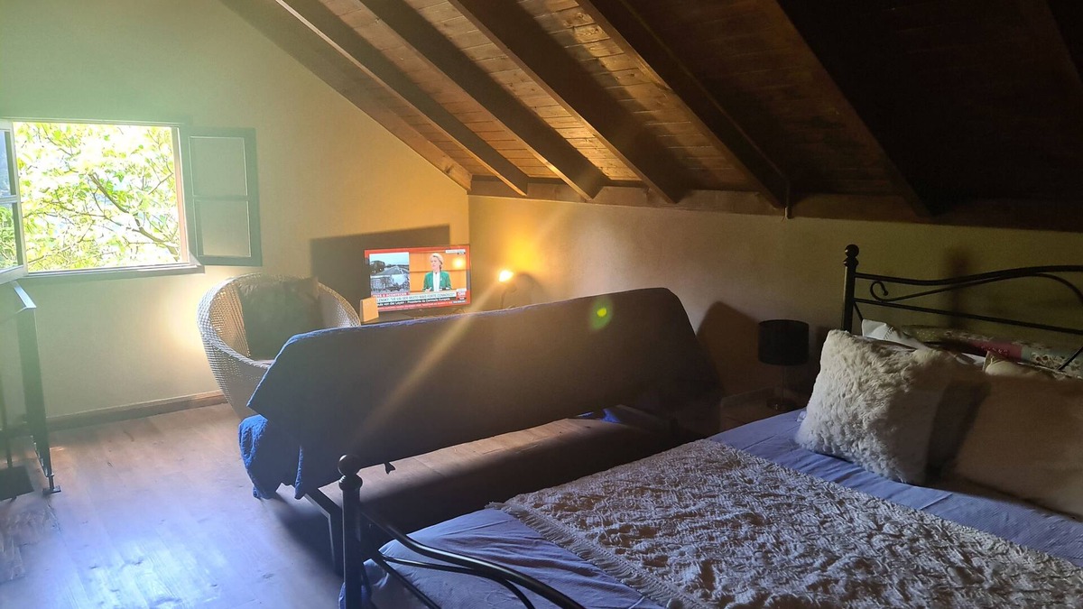 Alfama Cottage | The Perfect Cottage - 1 Bedroom Cottage sleeps 4