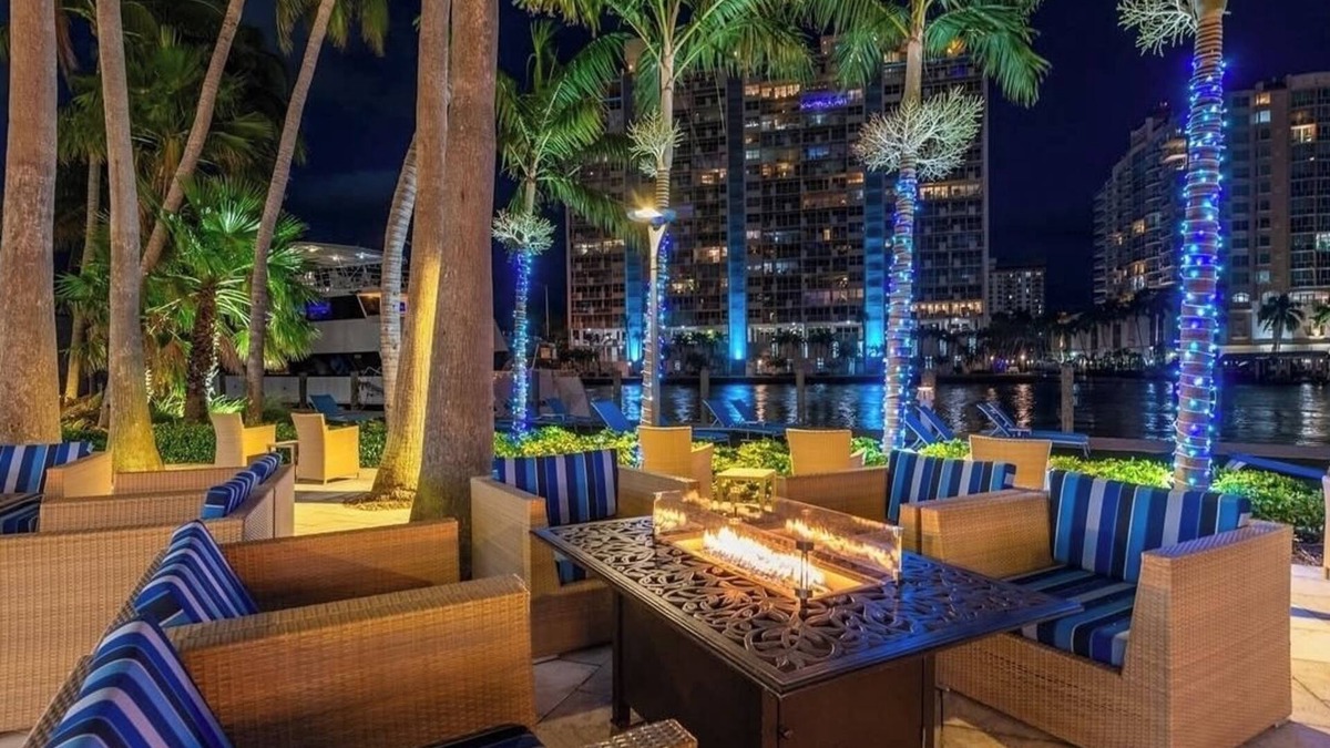 East Fort Lauderdale Hotel | The Perfect Fusion: Hotel + VrbonExperience the best of both worlds.