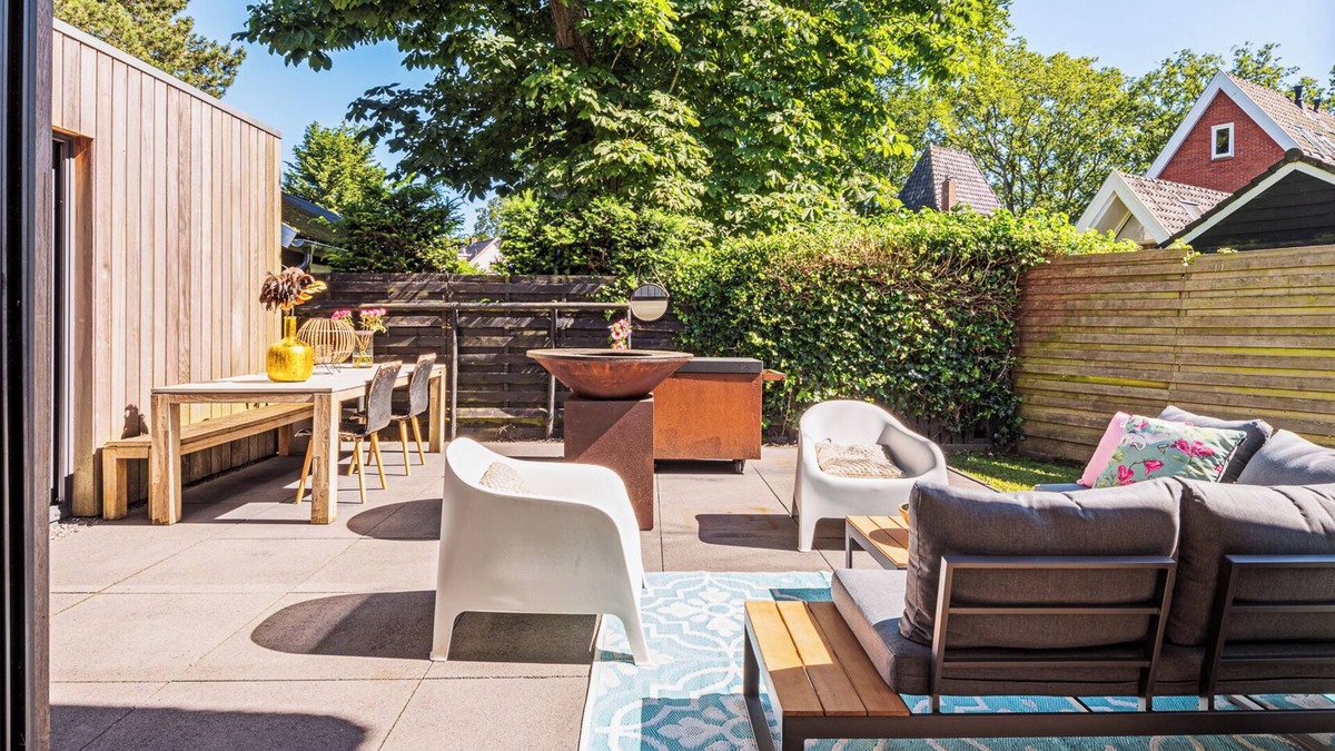 Bergen Bed & Breakfast | The Perfect Getaway Close to the Beach and Vibrant City Center!