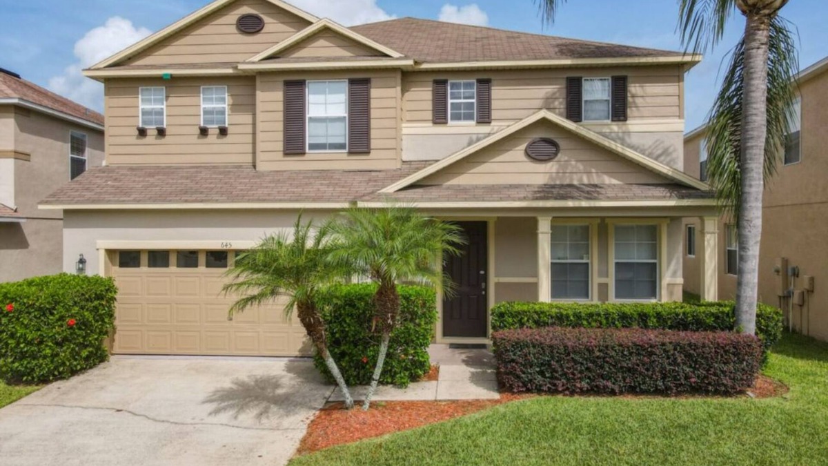 Legacy Park Villa | The Perfect Getaway Starts Here!