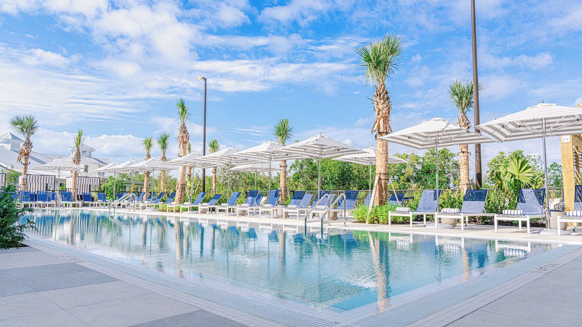 North Naples Hotel | The Perry Hotel Naples