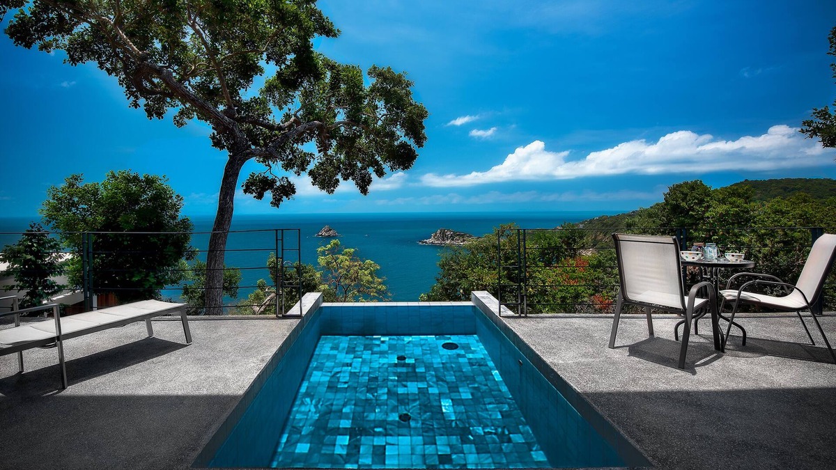 Chumphon Villa | The Philip's villa 3 on the seafront with infinity pool.