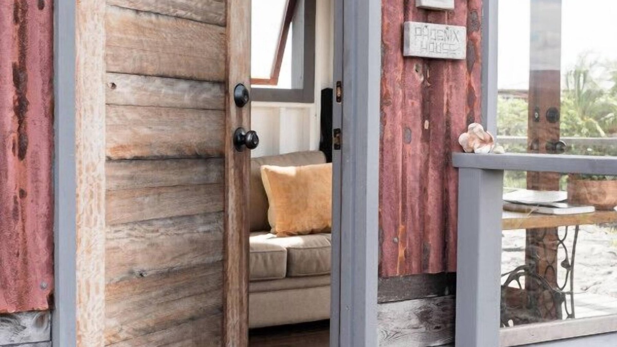 Kalapana Apartment | The Phoenix House - Epic Tiny Home GEM on Volcanic Lava Field
