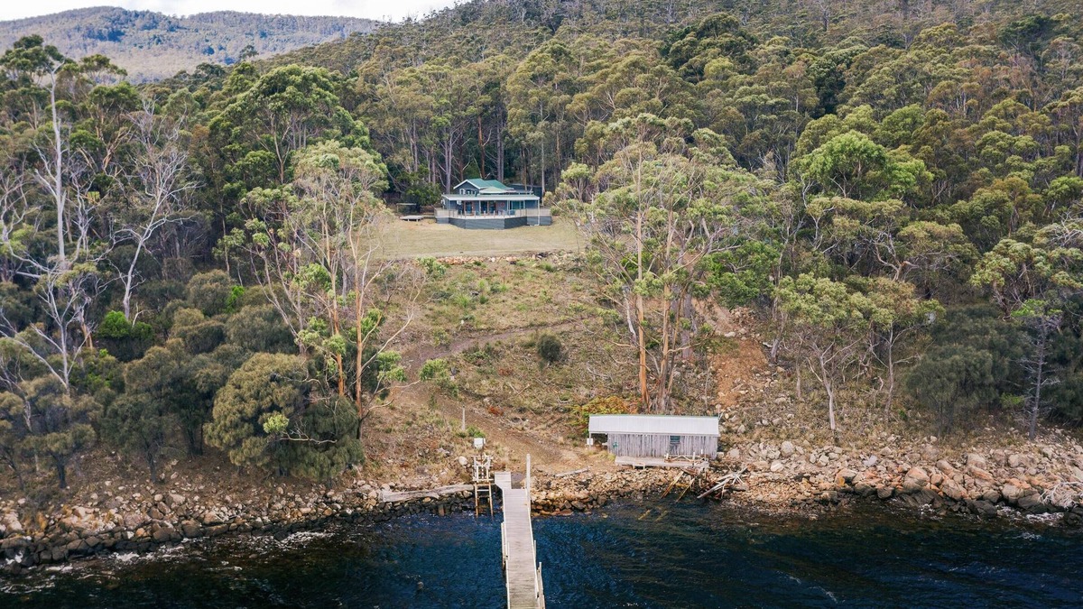 Lunawanna House | The Pier House - The Pier House! Artists, Sailors…Little Taylors
