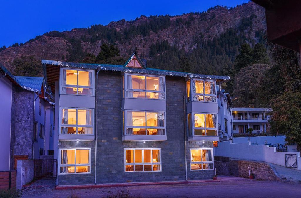 Nainital Hotel | The Pinewood, Nainital by Leisure Hotels