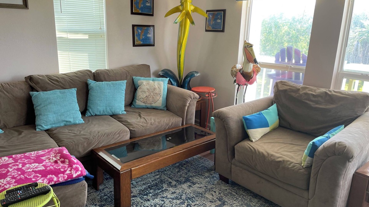 Port Lavaca House | The Pink House at Powderhorn Lake