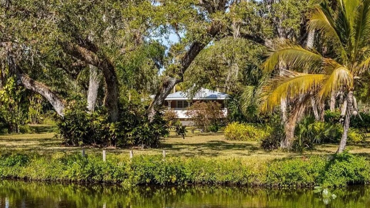 Olga House | The Pink House on the river - a unique blend of nature and luxury