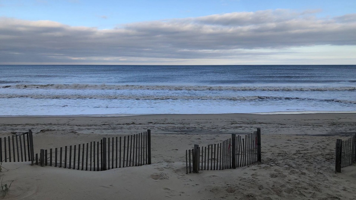 Kitty Hawk Cottage | The Pirates' Retreat (2-Bedroom Cottage) - Pets Allowed by RedAwning