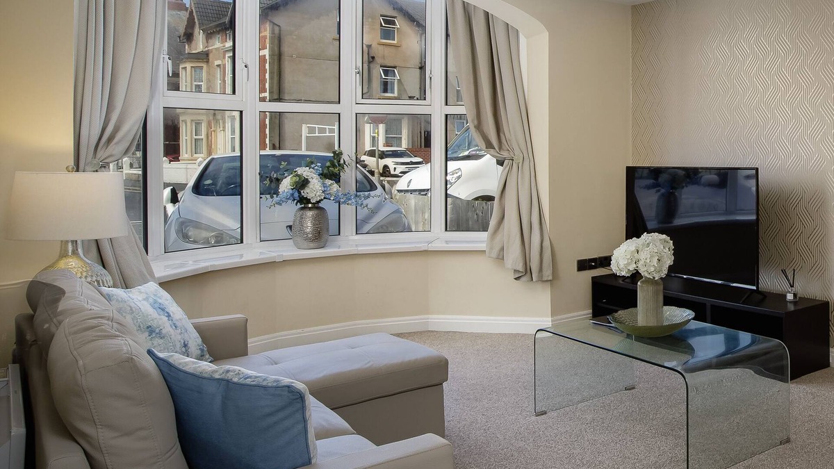 South Shore Apartment | The Place Apartment 1