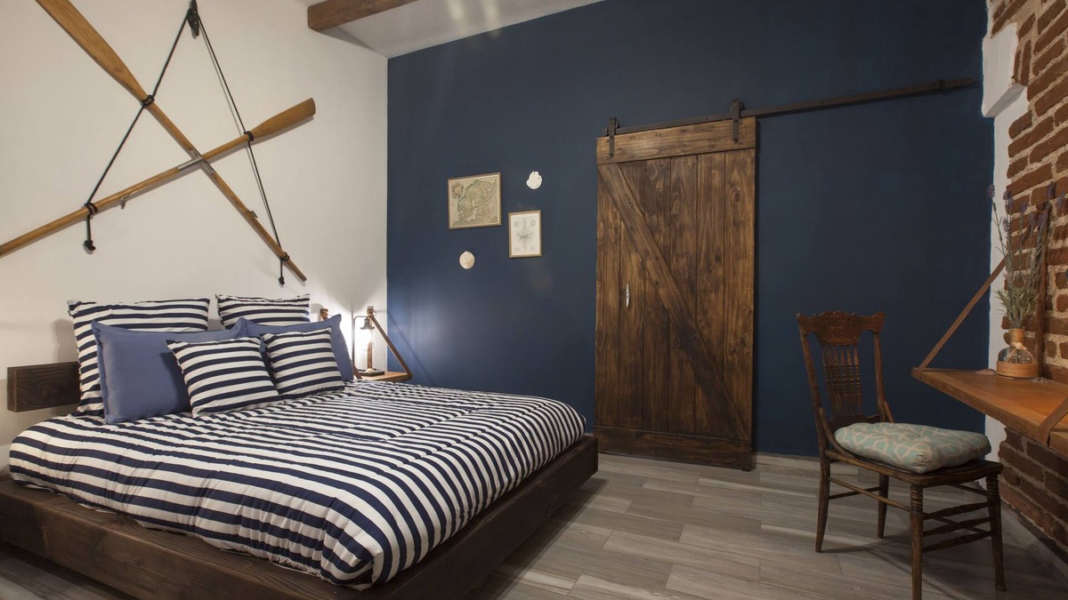 La Paz Hotel | The place with most vintage maritime atmosphere in an old house plenty of detail