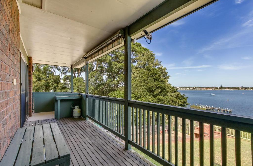 Lakes Entrance House | The Point