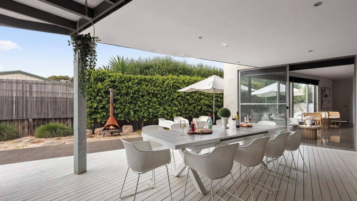 St Leonards House | The Point Entertainer I Heated Pool & Pizza Oven