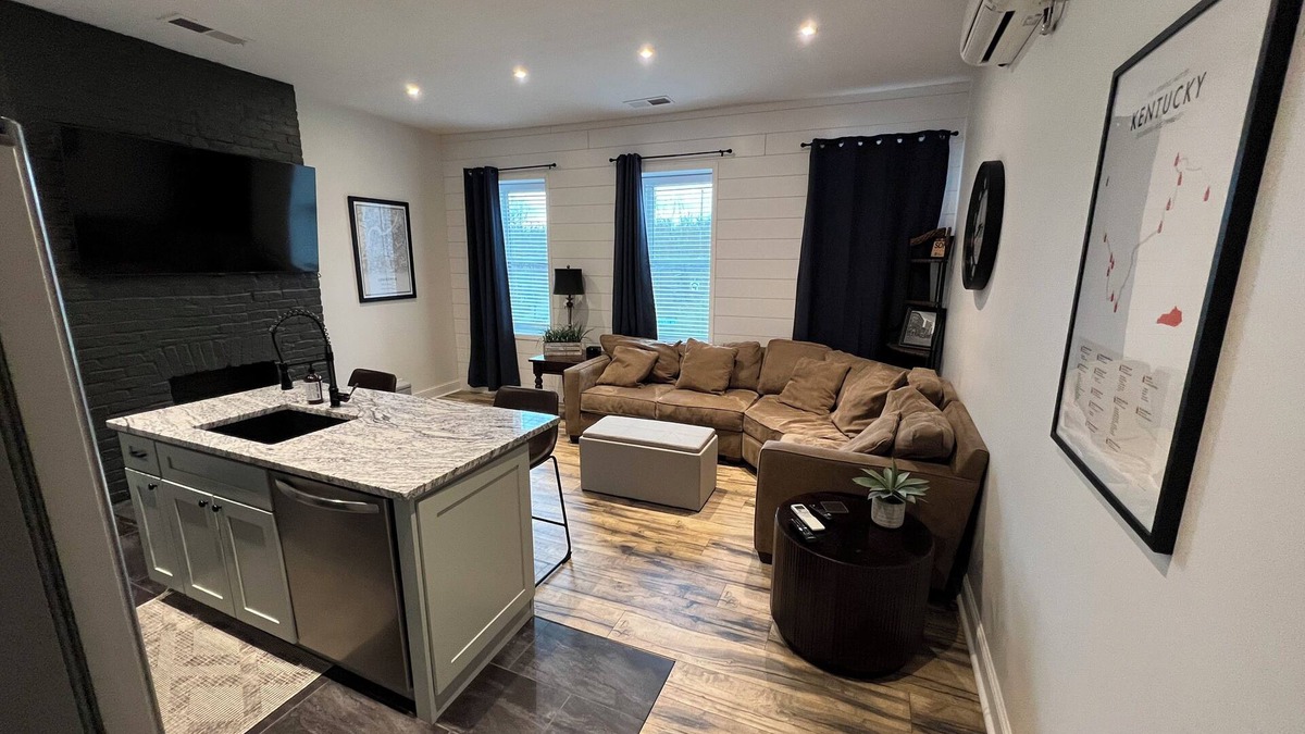 Clifton Apartment | The Point is a spacious and completely renovated one bedroom apartment.
