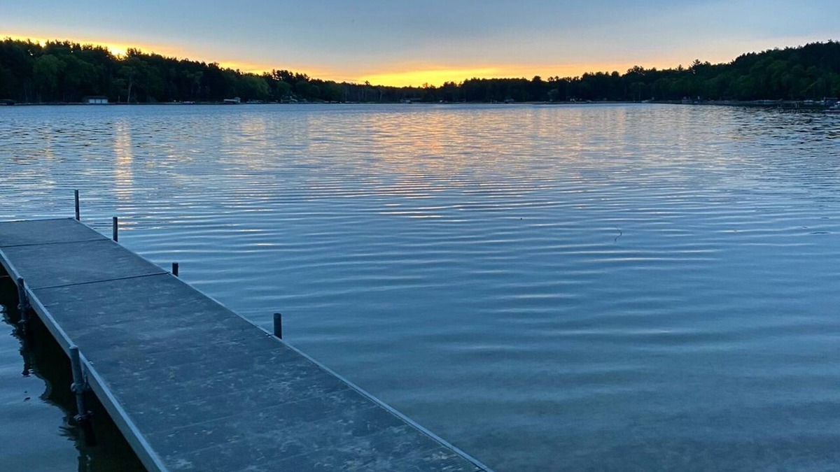 Waushara County House | The Point on Fish Lake! Luxury Updated Lakefront Sleeps 12