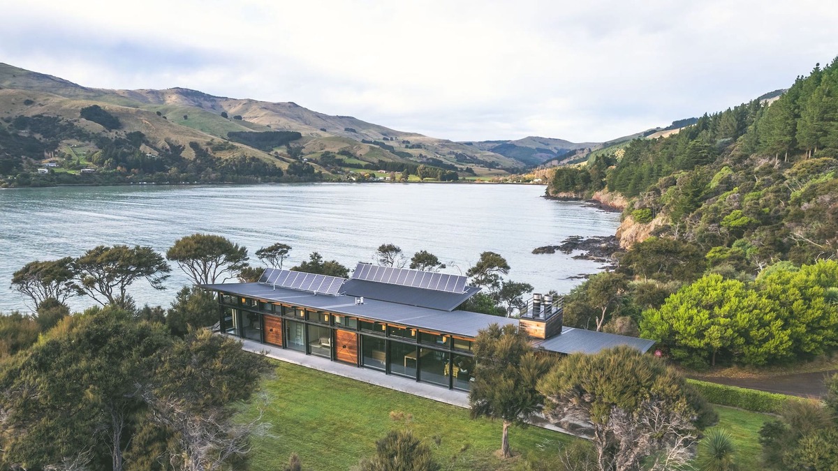 Pigeon Bay House | The Point - Pigeon Bay Accommodation