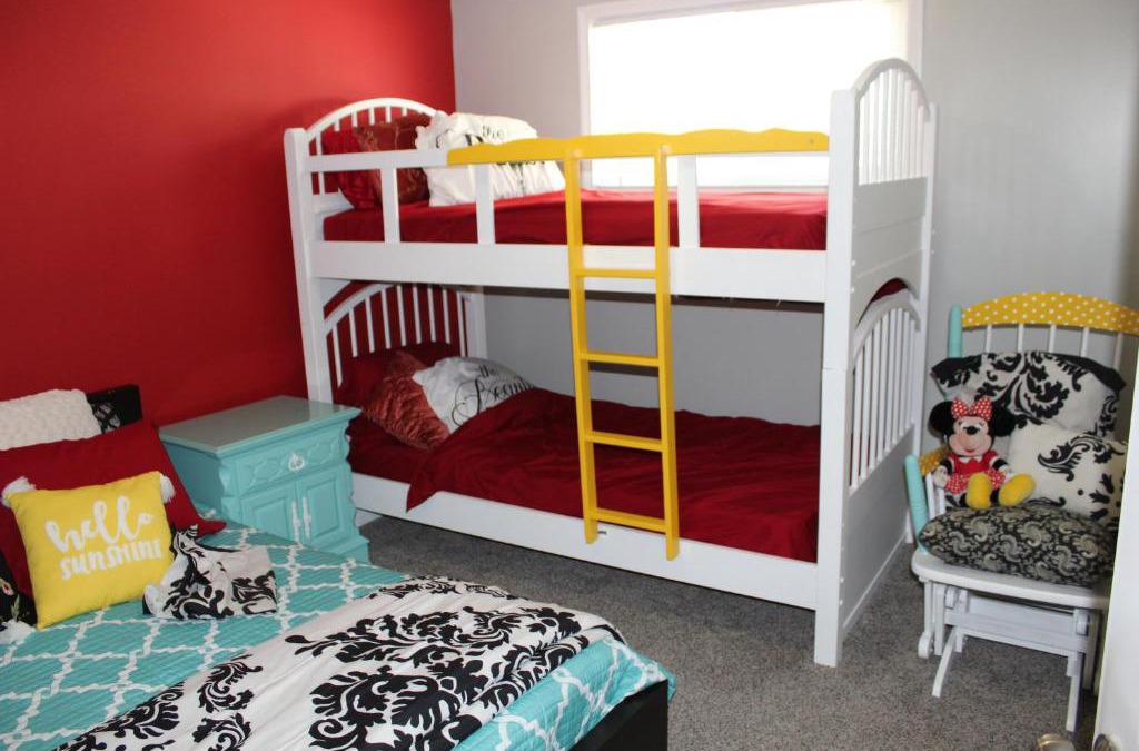Price House | The Polka Dot Cottage - Two Bedrooms - 50s Vibe