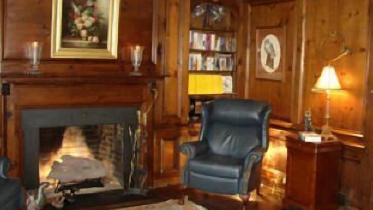 Elizabeth City Bed & Breakfast | The Pond House Inn