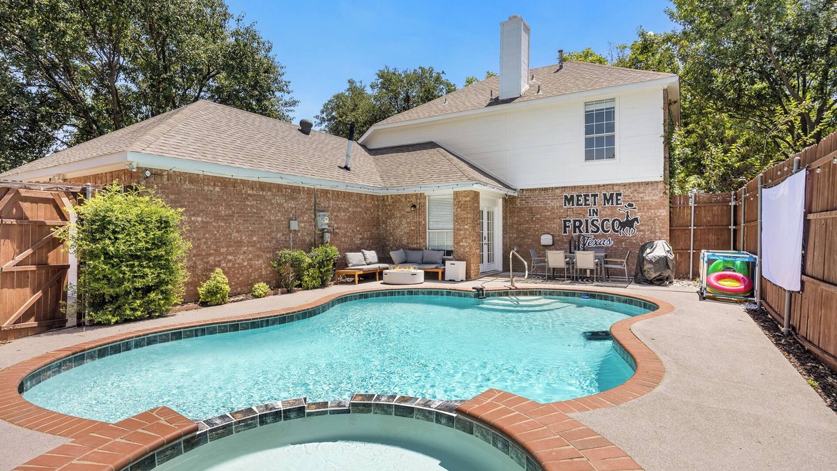 Frisco House | The Pony Haus – Pool, Spa +Climbing Wall sleeps 11 in Frisco TX!