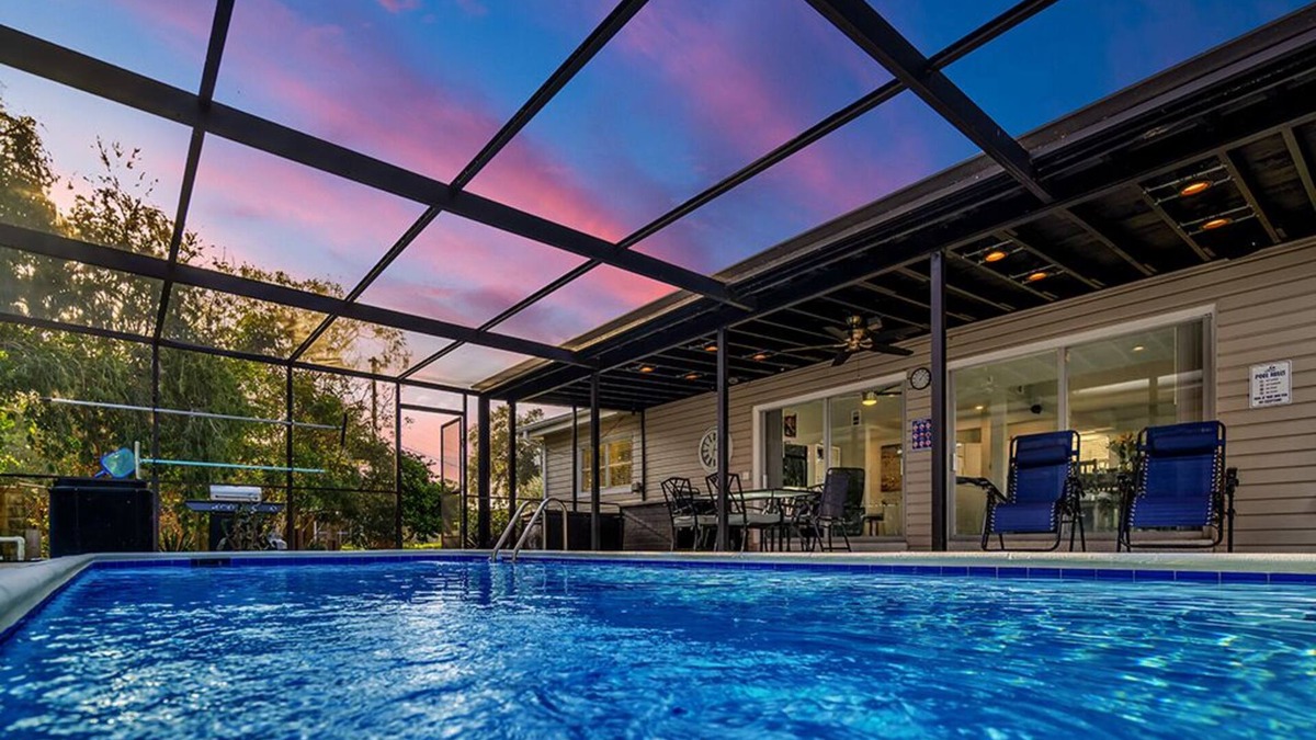 Largo House | The Pool House -Private Heated Pool w Entire House ~ PETS WELCOME!