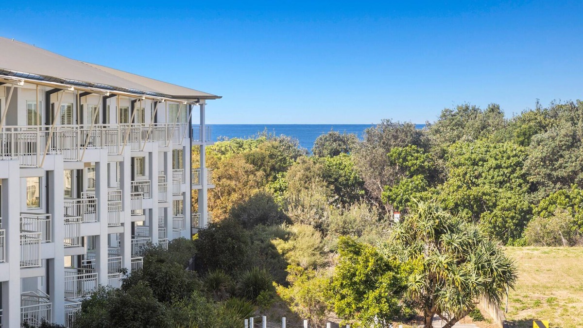 Casuarina Apartment | The Pool Resort Kingscliff - 1 BR Spa Suite (7312) - Holiday Management Co.