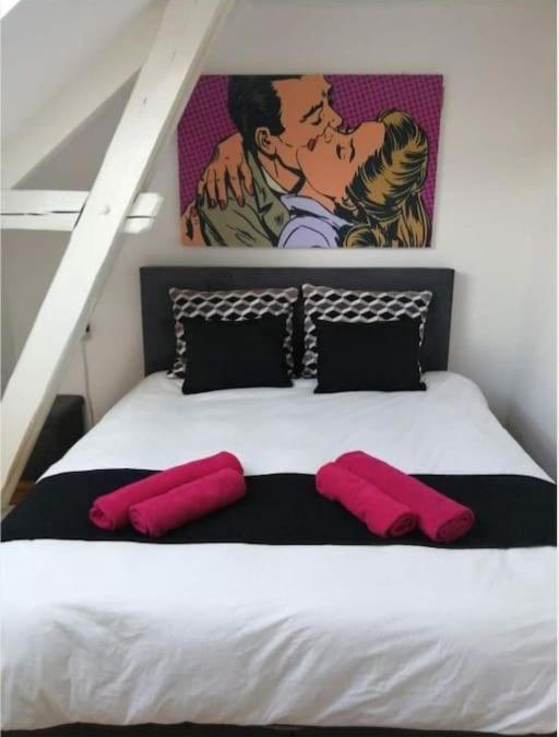 Jumet Apartment | The pop-art luxury suite
