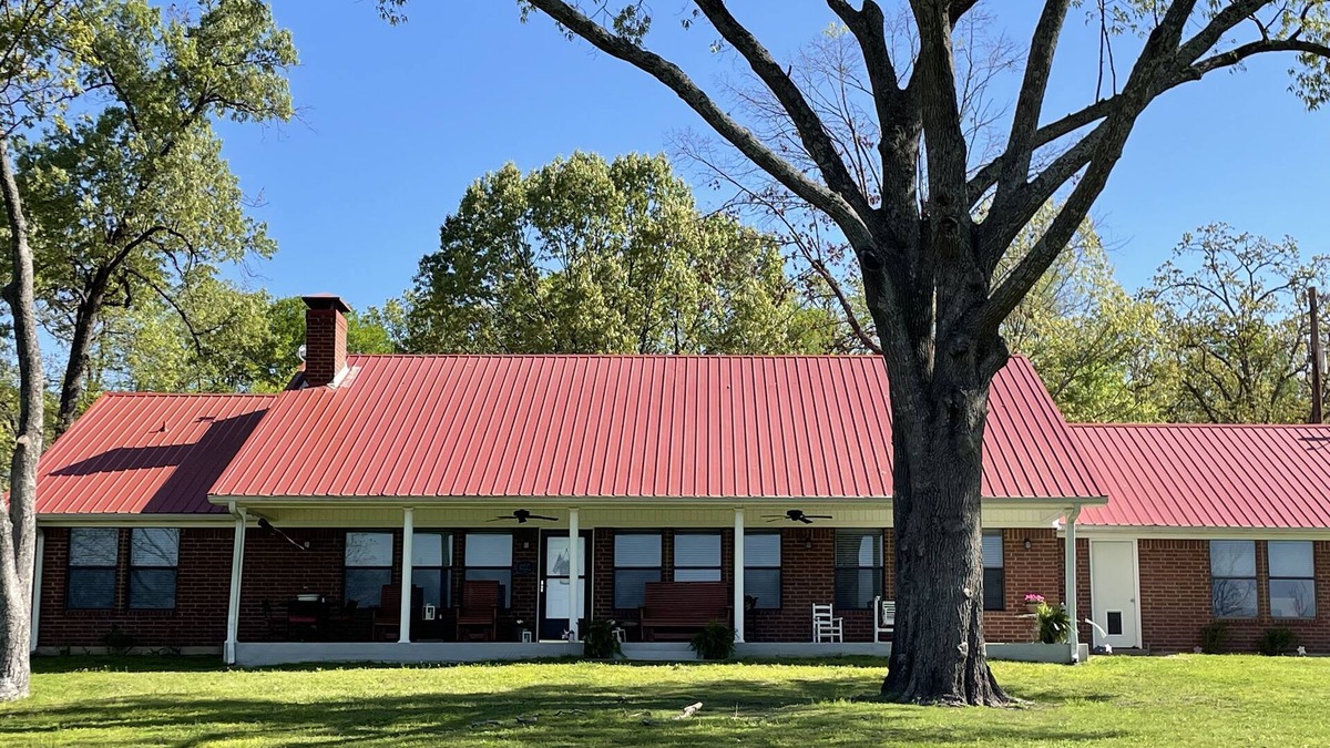 Eustace House | The Porch on Cedar Creek - gated & secluded 10 acre lake front escape