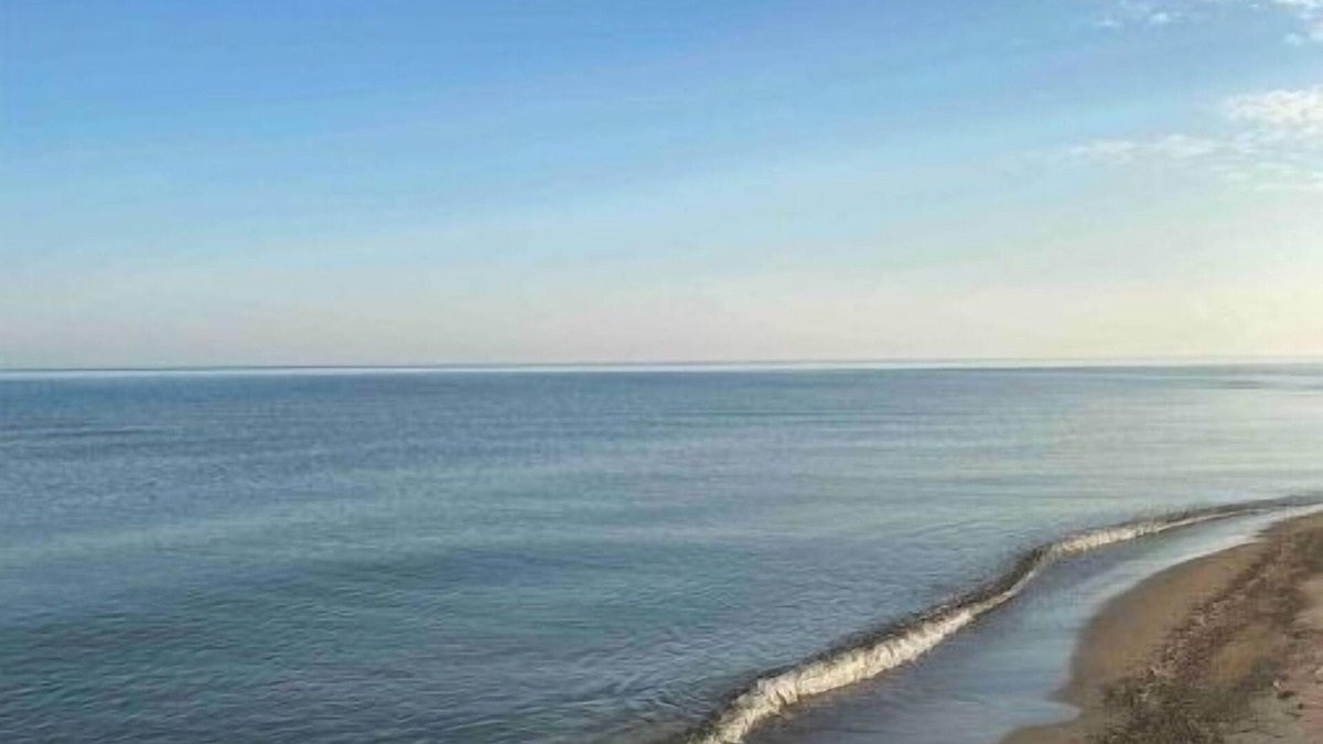 Caseville House | The Port -halfway between downtown Caseville & Port Austin- beach access