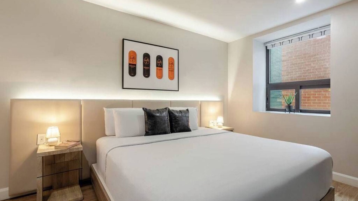 Gay Village Hotel | The Prada King Room – MTL Centre