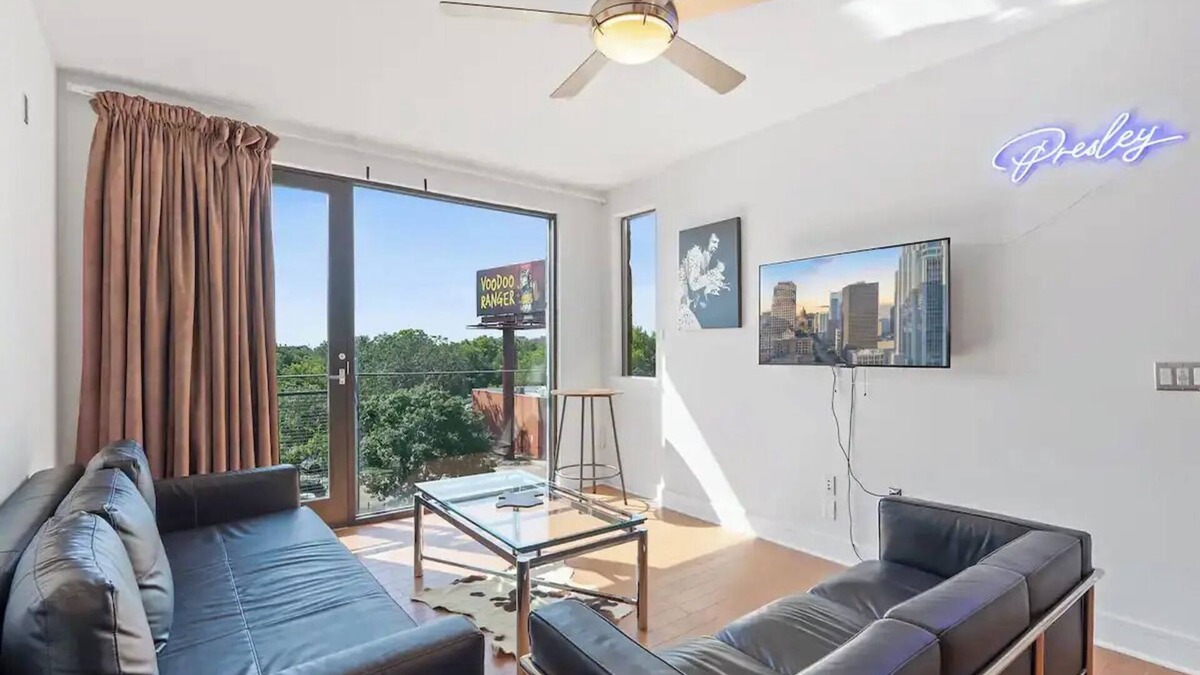 North University Condo | The Presley - Elvis Themed Downtown Loft. Skyline &Tower Views-close to it all