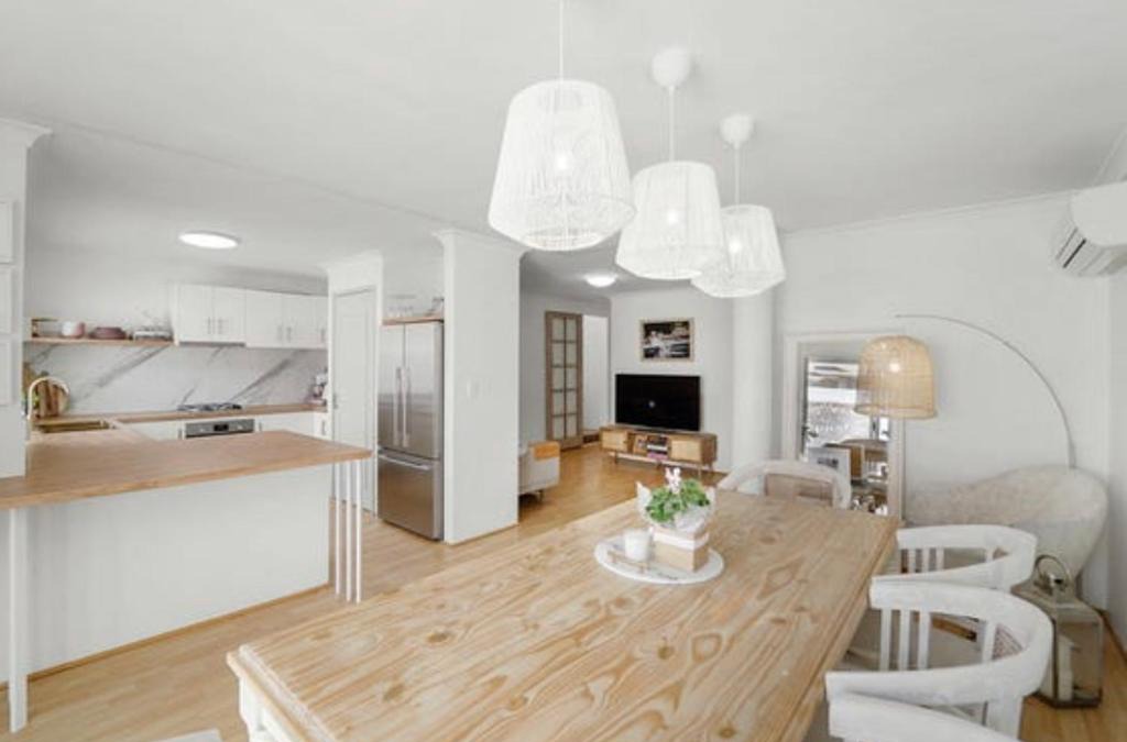 Scarborough House | The “Pretty Beach House”