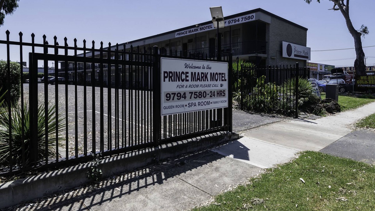 Doveton Hotel | The Prince Mark Motor Inn