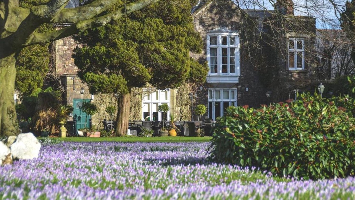 Caerleon Hotel | The Priory Hotel and Restaurant