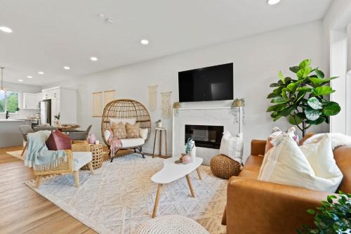 Sylvan Lake House | The Promenade I Patio and BBQ I Fire pit I Sleep 9