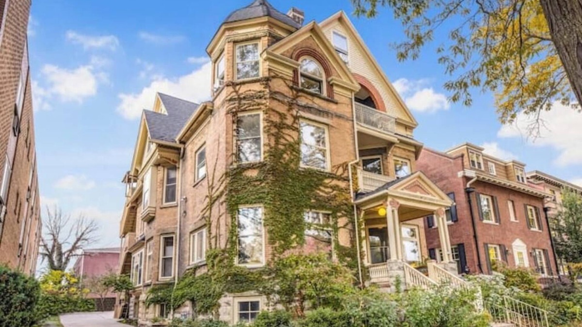 East Town House | The Prospect Mansion & Loft