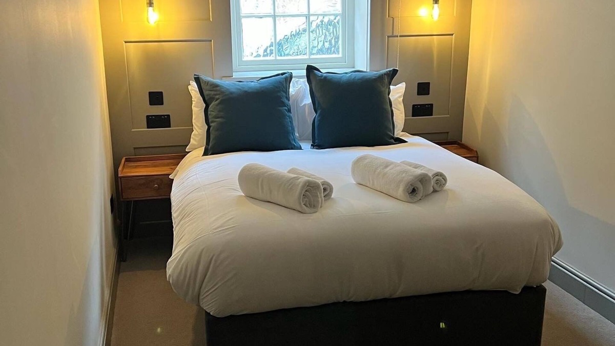 Woodstock Hotel | The Punch Bowl