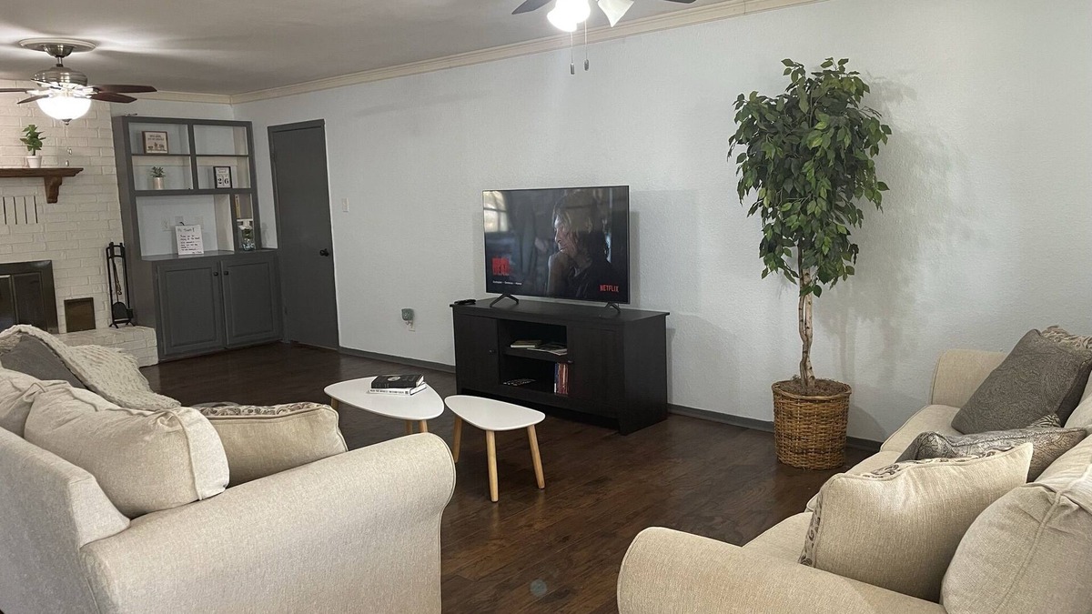 Stephenville House | The Quad Near Harbin