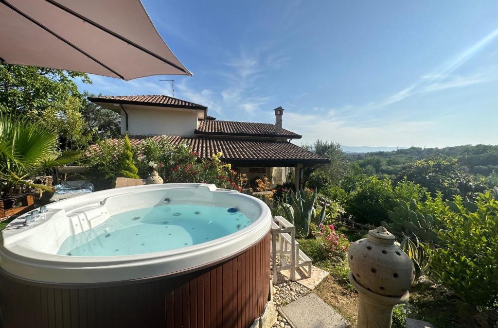 Fontana Liri Cabin | The QUEEN Soggiorno Breve a RICHIESTA OPZIONE Sauna Idromassaggio