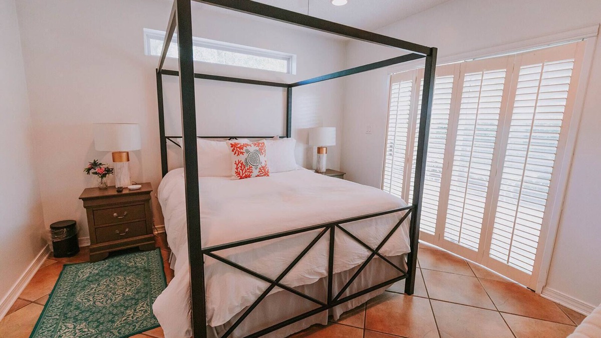 Biloxi Cottage | The Queen Suite - perfect Ocean Springs location only 1 block to Front Beach!