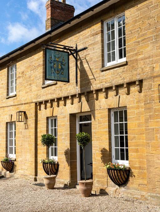 Corton Denham Hotel | The Queens Arms
